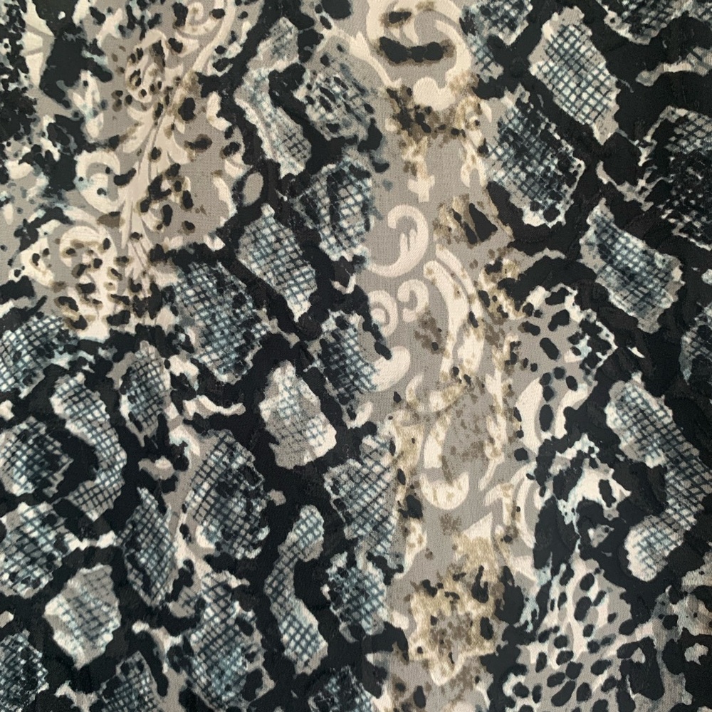 Alice + Olivia ‘Luba’ snake print silk-blend blouse with detachable collar - Picture 10 of 12